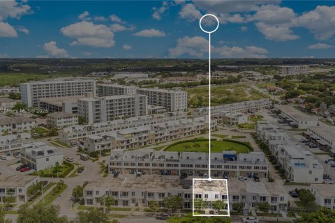 Adosado en venta en Homestead, Florida, 4 dormitorios, 133.22 m2 № 2016497 - foto 19