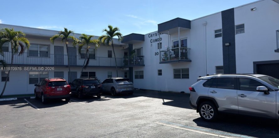 Condominio en Hallandale Beach, Florida, 1 dormitorio № 2032363