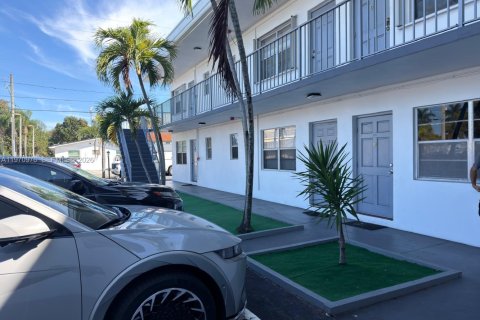 Condominio en alquiler en Hallandale Beach, Florida, 1 dormitorio, 55.74 m2 № 2032363 - foto 7