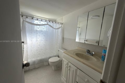 Condominio en alquiler en Hallandale Beach, Florida, 1 dormitorio, 55.74 m2 № 2032363 - foto 4