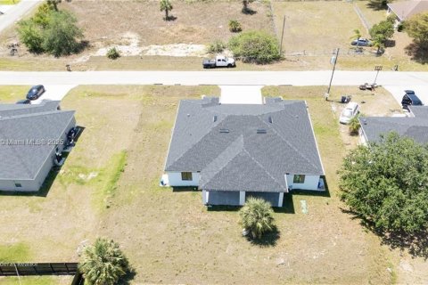 Commercial property in Lehigh Acres, Florida № 1861579 - photo 2