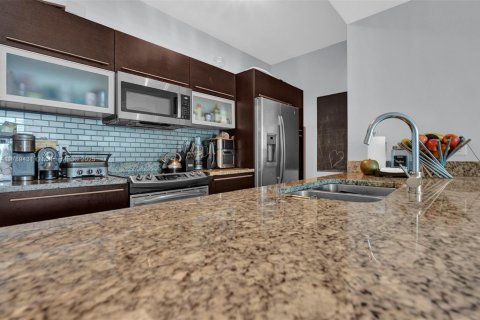Copropriété à vendre à Miami, Floride: 1 chambre, 71.91 m2 № 1713359 - photo 13