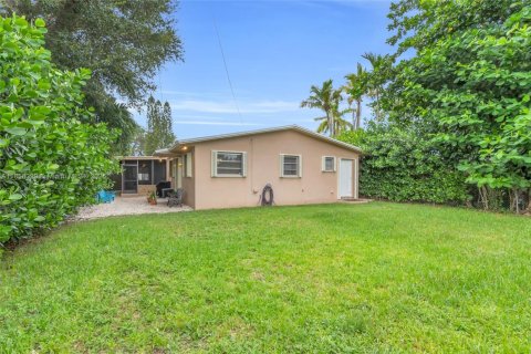 House in Miami, Florida 4 bedrooms, 225.2 sq.m. № 1878615 - photo 26