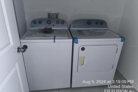 House in Winter Haven, Florida 4 bedrooms, 174.56 sq.m. № 1875856 - photo 12