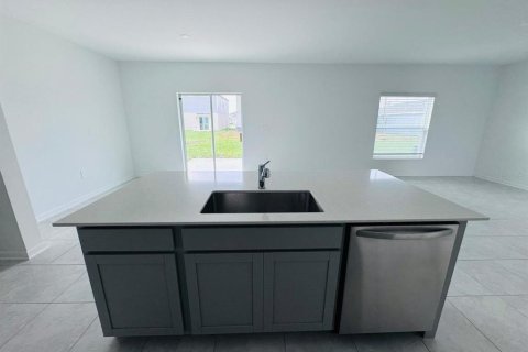 House in Winter Haven, Florida 4 bedrooms, 174.56 sq.m. № 1875856 - photo 7