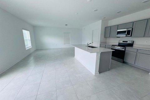 House in Winter Haven, Florida 4 bedrooms, 174.56 sq.m. № 1875856 - photo 4
