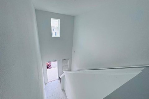 House in Winter Haven, Florida 4 bedrooms, 174.56 sq.m. № 1875856 - photo 8