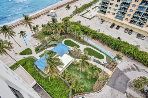 Condominio en venta en Hollywood, Florida, 2 dormitorios, 102.19 m2 № 2182558 - foto 13