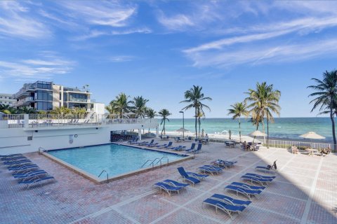 Condominio en venta en Hollywood, Florida, 2 dormitorios, 102.19 m2 № 2182558 - foto 3