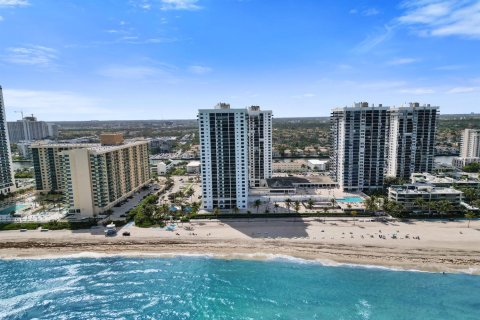 Condominio en venta en Hollywood, Florida, 2 dormitorios, 102.19 m2 № 2182558 - foto 8