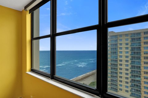 Condominio en venta en Hollywood, Florida, 2 dormitorios, 102.19 m2 № 2182558 - foto 24