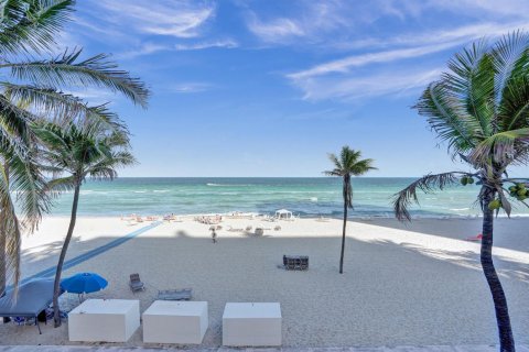 Condominio en venta en Hollywood, Florida, 2 dormitorios, 102.19 m2 № 2182558 - foto 4