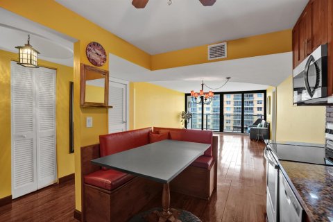 Condominio en venta en Hollywood, Florida, 2 dormitorios, 102.19 m2 № 2182558 - foto 19