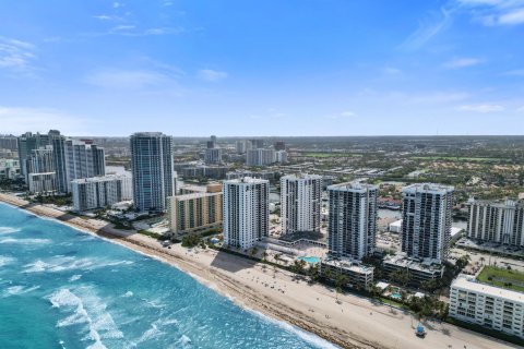 Condominio en venta en Hollywood, Florida, 2 dormitorios, 102.19 m2 № 2182558 - foto 7