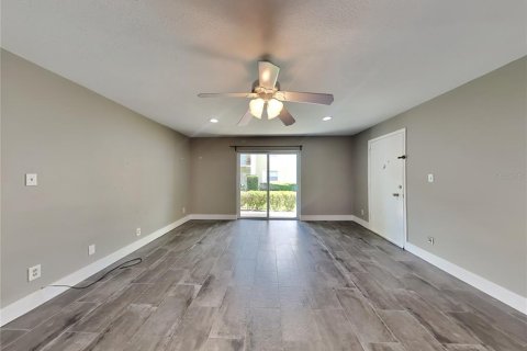 Apartamento en alquiler en Winter Park, Florida, 2 dormitorios, 102.19 m2 № 1873815 - foto 2