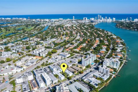 Appartement à louer à Miami Beach, Floride: 2 chambres, 68.47 m2 № 1950482 - photo 24