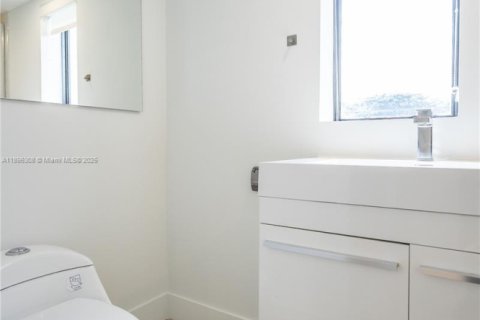 Appartement à louer à Miami Beach, Floride: 2 chambres, 68.47 m2 № 1950482 - photo 16