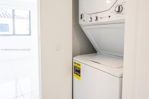 Appartement à louer à Miami Beach, Floride: 2 chambres, 68.47 m2 № 1950482 - photo 18