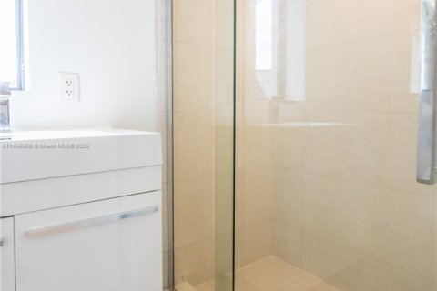Appartement à louer à Miami Beach, Floride: 2 chambres, 68.47 m2 № 1950482 - photo 17