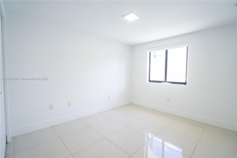 Appartement à louer à Miami Beach, Floride: 2 chambres, 68.47 m2 № 1950482 - photo 12