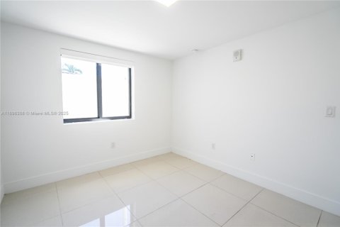 Appartement à louer à Miami Beach, Floride: 2 chambres, 68.47 m2 № 1950482 - photo 15