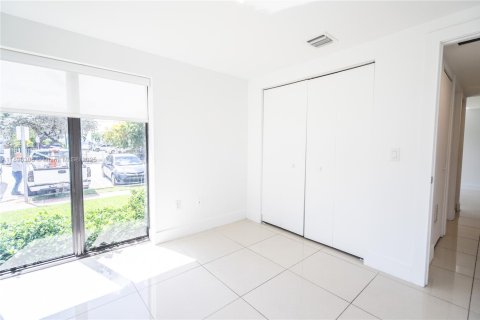 Appartement à louer à Miami Beach, Floride: 2 chambres, 68.47 m2 № 1950482 - photo 11