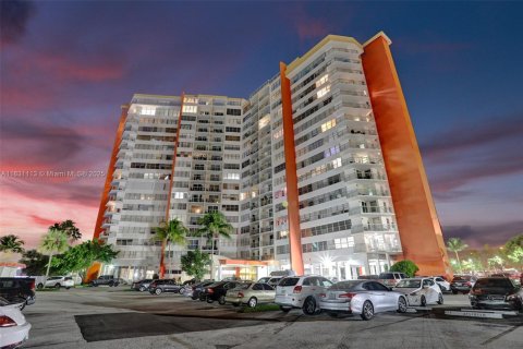 Купить кондоминиум в Майами, Флорида 1 спальня, 79.99м2, № 1809182 - фото 27