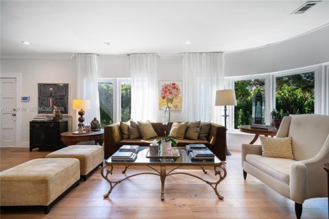 House in Miami Beach, Florida 3 bedrooms, 186.83 sq.m. № 2017698 - photo 2