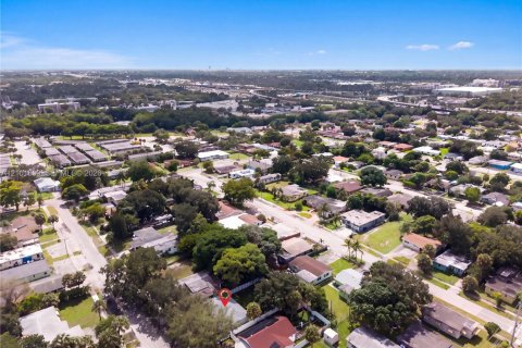 Villa ou maison à vendre à Fort Lauderdale, Floride: 2 chambres, 80.27 m2 № 2406205 - photo 25