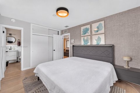 Villa ou maison à vendre à Fort Lauderdale, Floride: 2 chambres, 80.27 m2 № 2406205 - photo 13