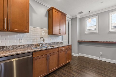 Townhouse in Orlando, Florida 3 bedrooms, 199.37 sq.m. № 2092427 - photo 19