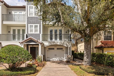 Townhouse in Orlando, Florida 3 bedrooms, 199.37 sq.m. № 2092427