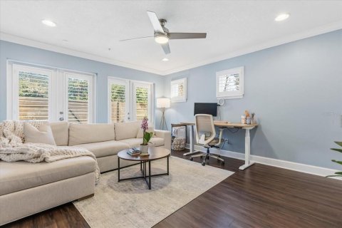 Townhouse in Orlando, Florida 3 bedrooms, 199.37 sq.m. № 2092427 - photo 10