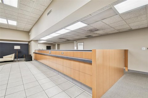 Propiedad comercial en venta en Zephyrhills, Florida, 2065.31 m2 № 2144148 - foto 5