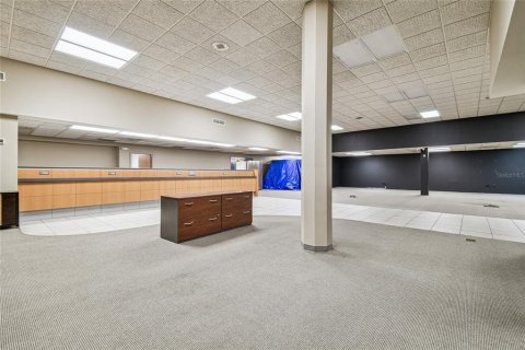 Propiedad comercial en venta en Zephyrhills, Florida, 2065.31 m2 № 2144148 - foto 6