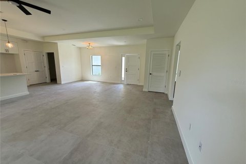 Villa ou maison à louer à North Port, Floride: 3 chambres, 158.49 m2 № 2096904 - photo 10
