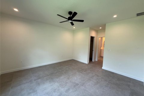 Villa ou maison à louer à North Port, Floride: 3 chambres, 158.49 m2 № 2096904 - photo 11