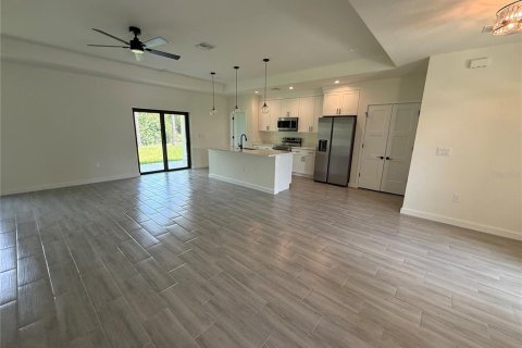 Villa ou maison à louer à North Port, Floride: 3 chambres, 158.49 m2 № 2096904 - photo 3