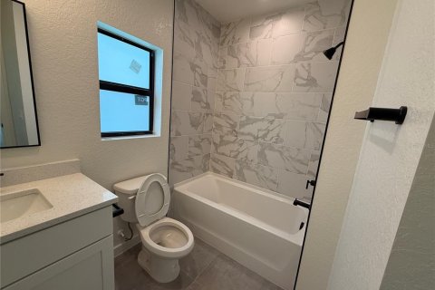 Villa ou maison à louer à North Port, Floride: 3 chambres, 158.49 m2 № 2096904 - photo 18