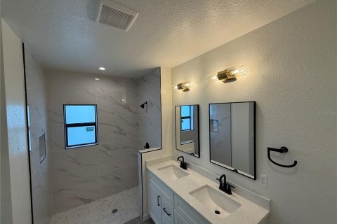 Villa ou maison à louer à North Port, Floride: 3 chambres, 158.49 m2 № 2096904 - photo 14