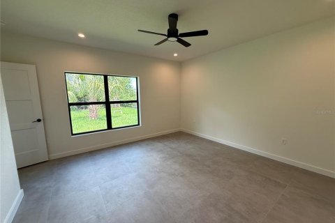 Villa ou maison à louer à North Port, Floride: 3 chambres, 158.49 m2 № 2096904 - photo 12