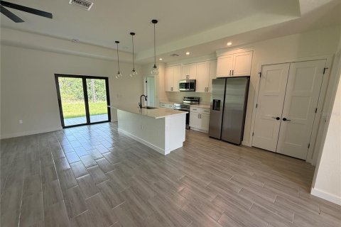 Villa ou maison à louer à North Port, Floride: 3 chambres, 158.49 m2 № 2096904 - photo 5