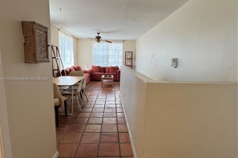 Copropriété à vendre à Miami Beach, Floride: 2 chambres, 82.68 m2 № 1859861 - photo 9