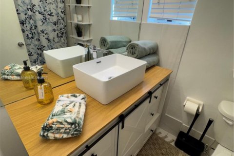 Copropriété à vendre à Miami Beach, Floride: 2 chambres, 82.68 m2 № 1859861 - photo 24