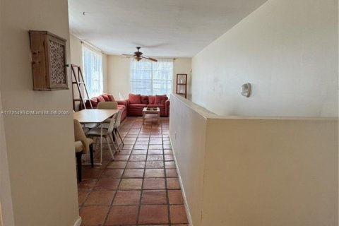 Copropriété à vendre à Miami Beach, Floride: 2 chambres, 82.68 m2 № 1859861 - photo 8