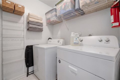 Adosado en venta en Weston, Florida, 3 dormitorios, 127.09 m2 № 2076595 - foto 27