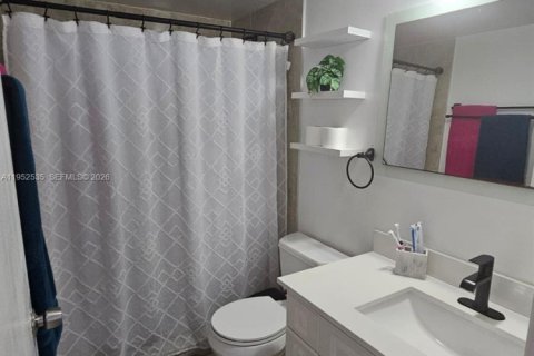 Condominio en alquiler en Miami, Florida, 3 dormitorios, 101.26 m2 № 2008890 - foto 7