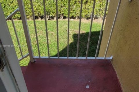 Copropriété à louer à Miami, Floride: 1 chambre, 64.01 m2 № 2011534 - photo 5