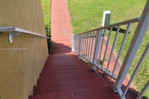 Copropriété à louer à Miami, Floride: 1 chambre, 64.01 m2 № 2011534 - photo 4