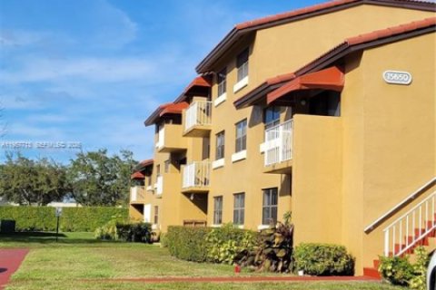 Copropriété à louer à Miami, Floride: 1 chambre, 64.01 m2 № 2011534 - photo 3